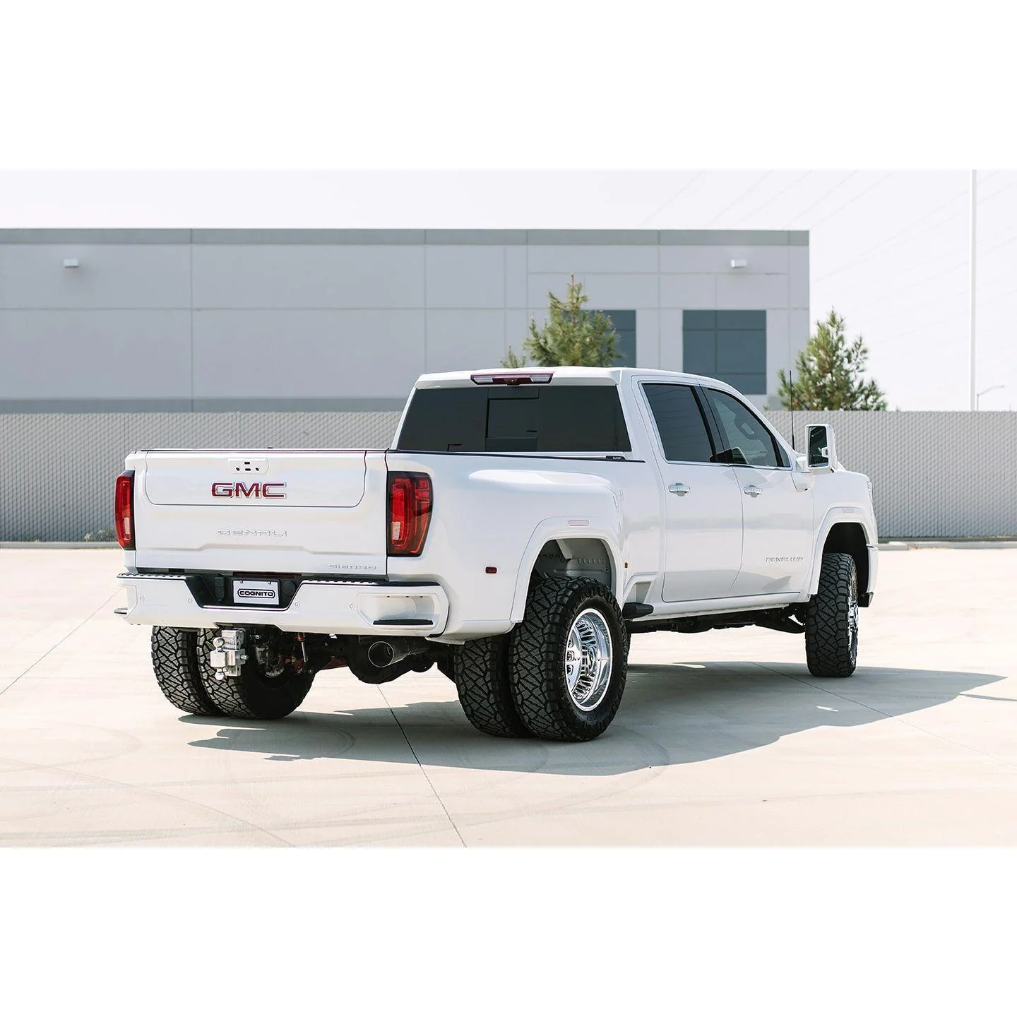 Cognito 3" Elite Leveling Kit w/Fox 2.5 Reservoir Shocks, 2020-2025 L5P - Image 4