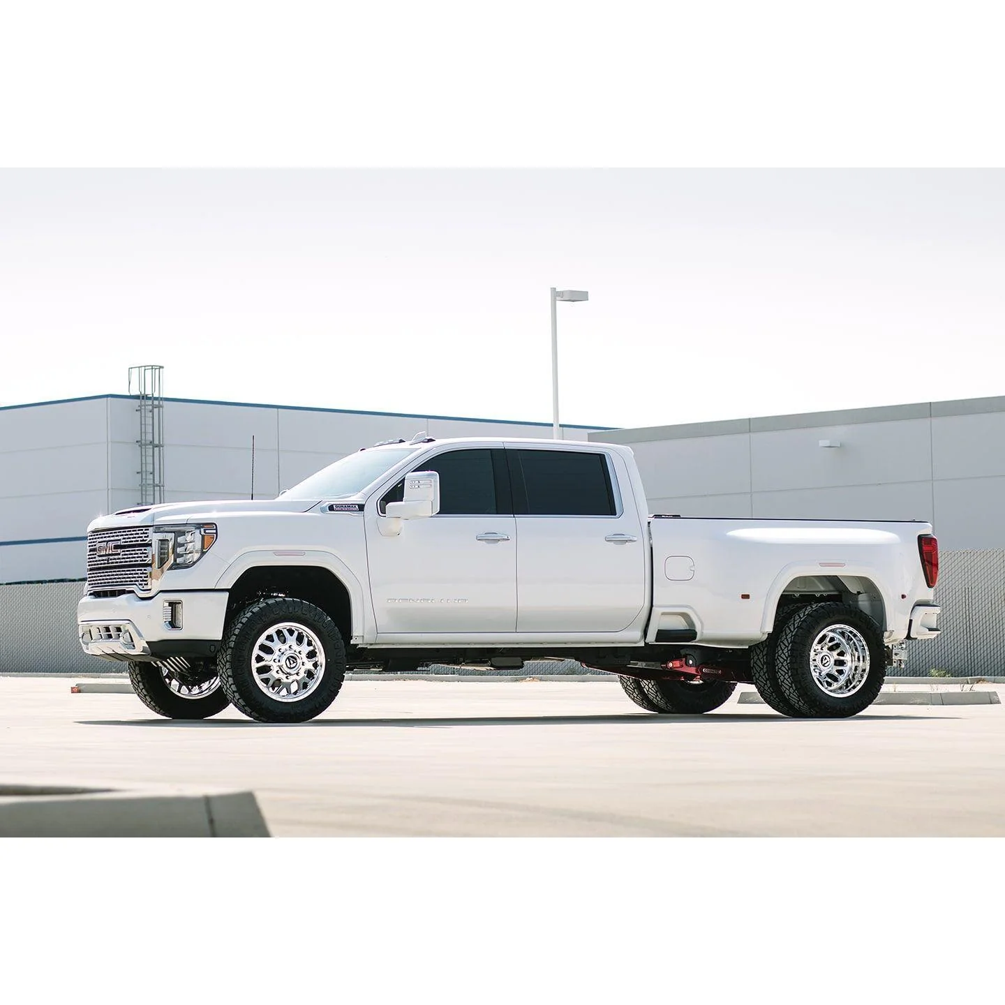 Cognito 3" Elite Leveling Kit w/Fox 2.5 Reservoir Shocks, 2020-2025 L5P - Image 5